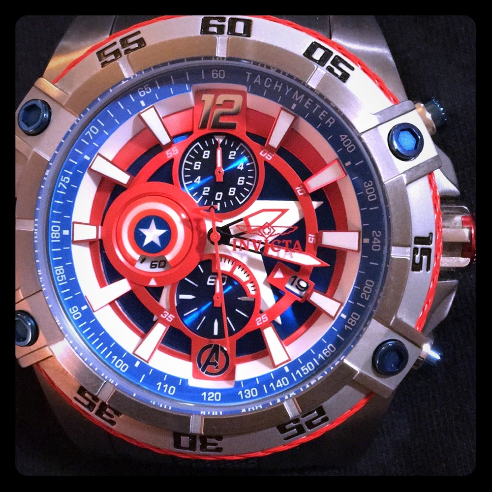 Invicta Marvel Captain America Bolt Viper.